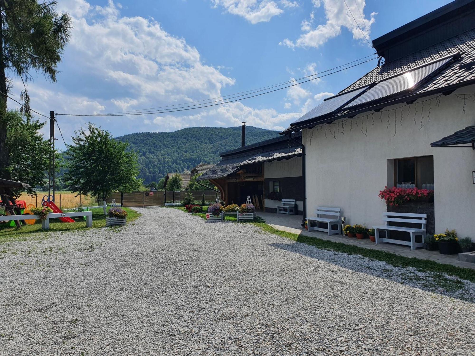 Casa Saga Hotell Gura Humorului Exteriör bild